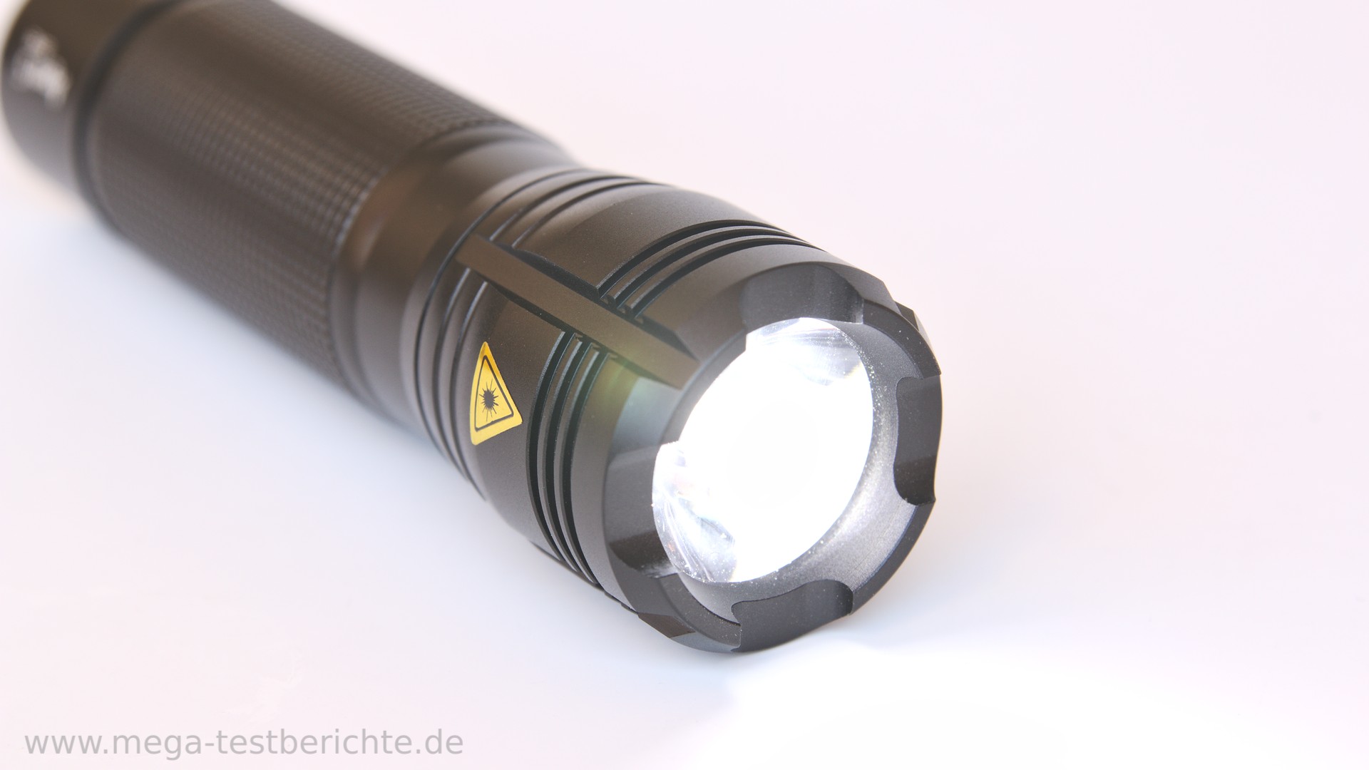 ANSMANN 1600-0036 Agent 5 LED Taschenlampe 13 cm mit Präzisionslinse und extrem robustem Gehäuse 5 Watt LED 