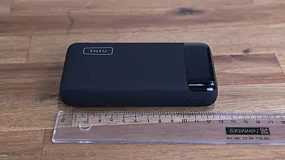 INIU BIB5 Powerbank mit Licht 3