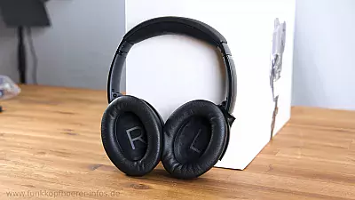 Der Bose QuietComfort 45 - Ohrmuscheln gedreht