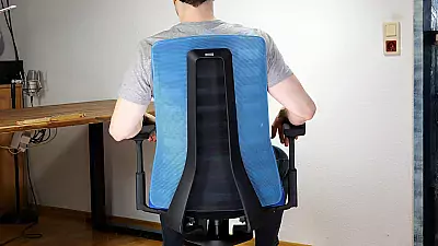 Interstuhl Pure Active - Sitzen Demonstration seitwärts