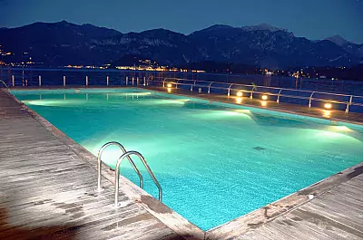 Pool mit Licht