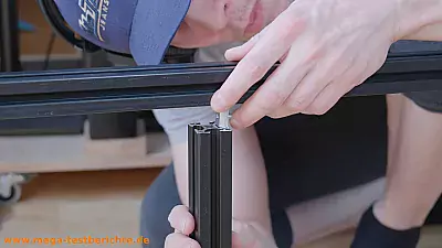 Regal bauen - Innenverbinder einsetzen