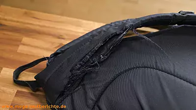 Eastpak Reparatur - Schultergurt mit zerfläddertem Material