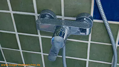 Kalk an einer Dusch-Armatur