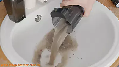 Dreckwasser eines Wischsaugers