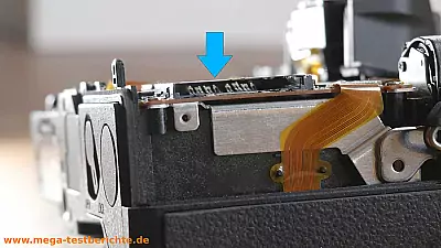 SD-Slot mit sichtbaren Führungspins