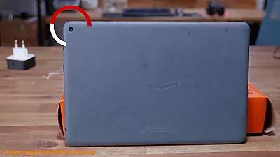 Fire Tablet HD Plus 10 - Rückseite mit Fettflecken