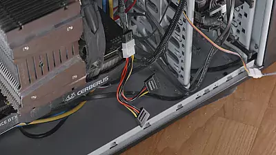 Adapter für den SATA-Stromanschluss