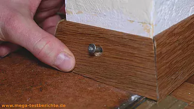 Ausgerissenen Dübel Reparieren - Schraube einsetzen