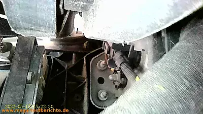 Endoskopkamera - Schrauben im Motorraum