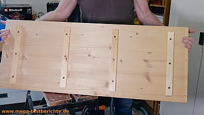 Deckel wird durch vier Leisten stabiler