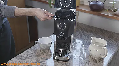 Die BRU Maker ONE Teemaschine im Einsatz
