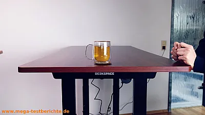 Deskspace Titan - Wackeltest