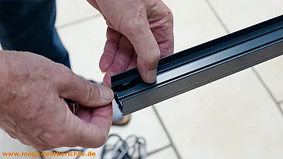 Fliegengitter Schiebetüre - Bürstendichtung einschieben Fliegengitter Schiebetüre - Bürstendichtung einschieben