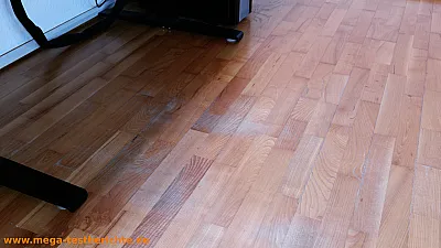 SteinLife VS Cone Sitzhocker - Vergleich - Verschlissener Boden SteinLife VS Cone Sitzhocker - Vergleich - Verschlissener Boden