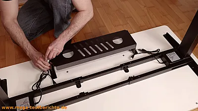 Clouvou Pro Desk - Kabelwanne Montage