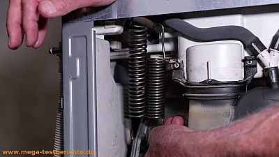 Waschmaschine: Trommelaufhängung, Federn Waschmaschine: Trommelaufhängung, Federn