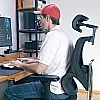 CLOUVOU MasterSeat am Schreibtisch