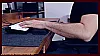 Falsche Armposition am Schreibtisch