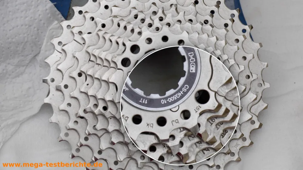 Fahrrad Kassette wechseln - Text zeigt nach außen Fahrrad Kassette wechseln - Text zeigt nach außen