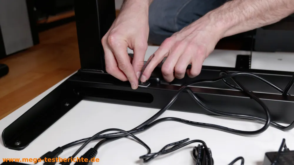 Clouvou Pro Desk - Zusammenbau 6