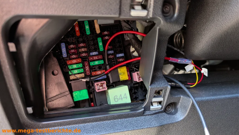 70mai A810-Lite Dashcam - Sicherungskasten im Auto