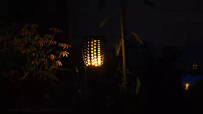 TaoTronics Solar-Gartenlampe mit Feuer-Effekt 5